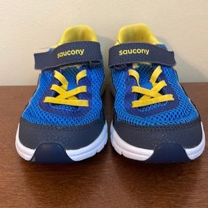 Kid’s sneakers size 13